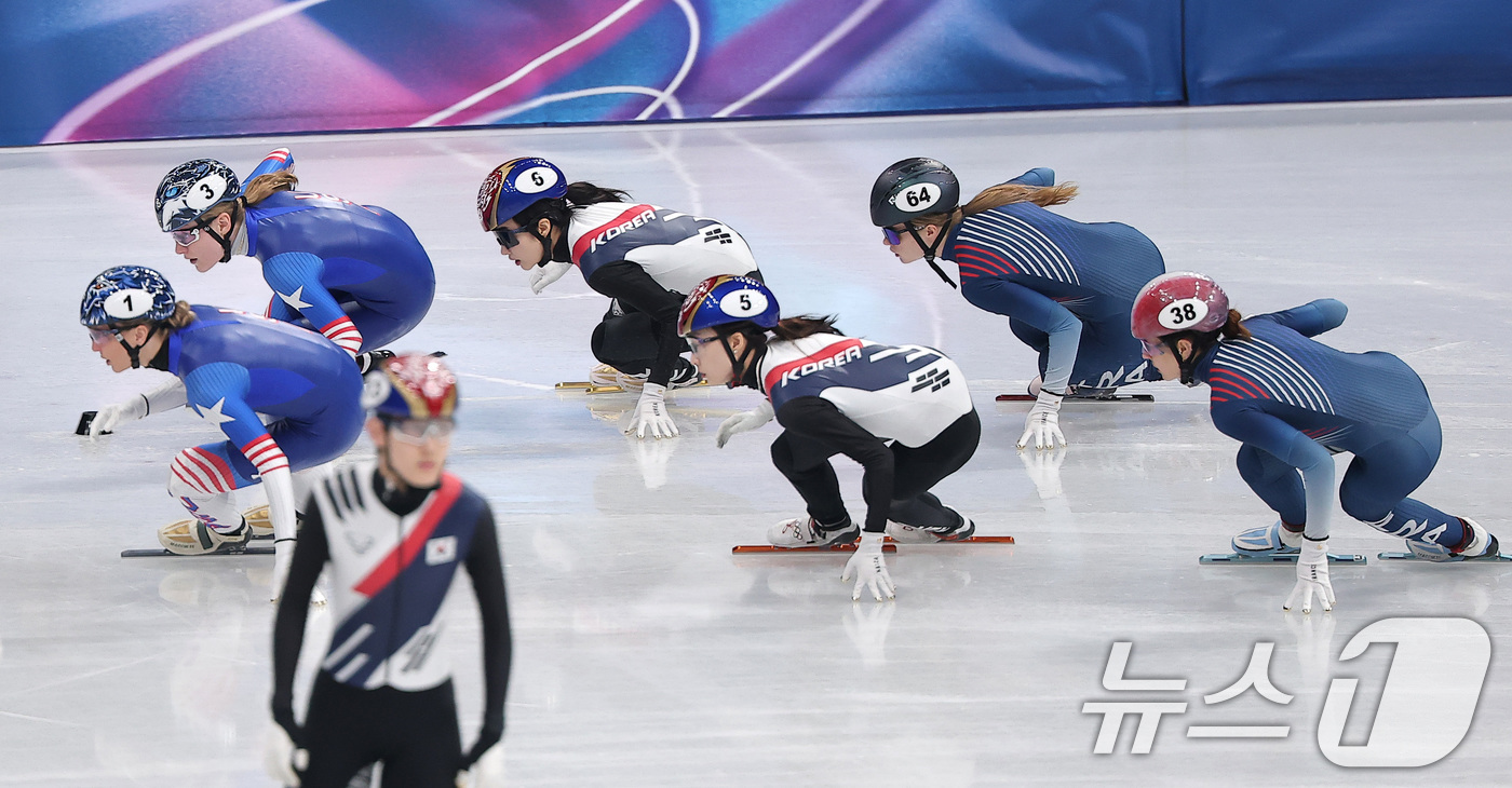 (밀라노=뉴스1) 김성진 기자 = 쇼트트랙 대표팀 김길리가 10일(현지시간) 이탈리아 밀라노 아이스 스케이팅 아레나에서 열린 2026 밀라노·코르티나담페초 동계올림픽 쇼트트랙 혼성 …