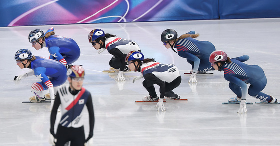 교대 준비하는 김길리·최민정