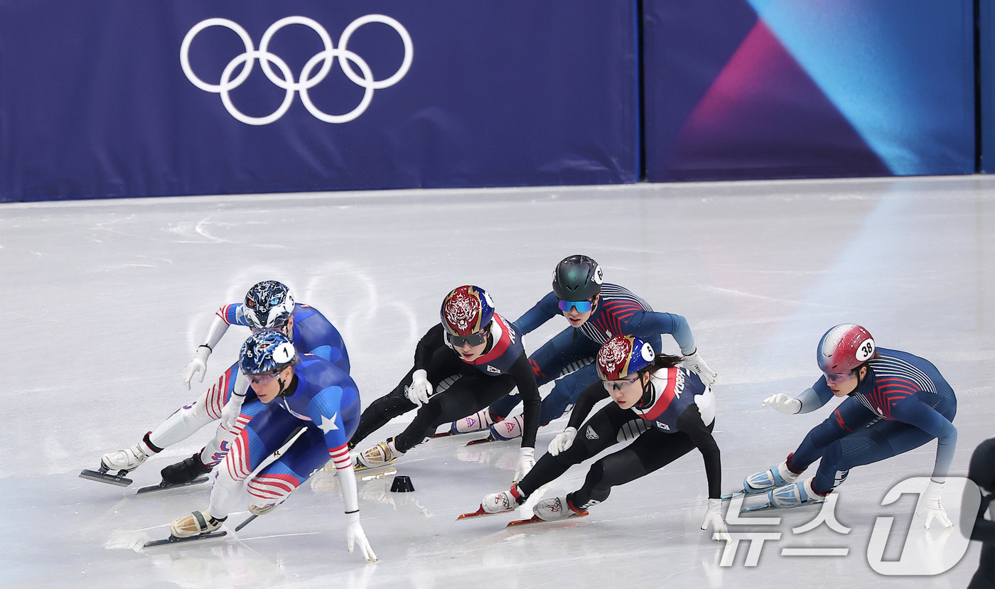 (밀라노=뉴스1) 김성진 기자 = 쇼트트랙 대표팀 김길리가 10일(현지시간) 이탈리아 밀라노 아이스 스케이팅 아레나에서 열린 2026 밀라노·코르티나담페초 동계올림픽 쇼트트랙 혼성 …