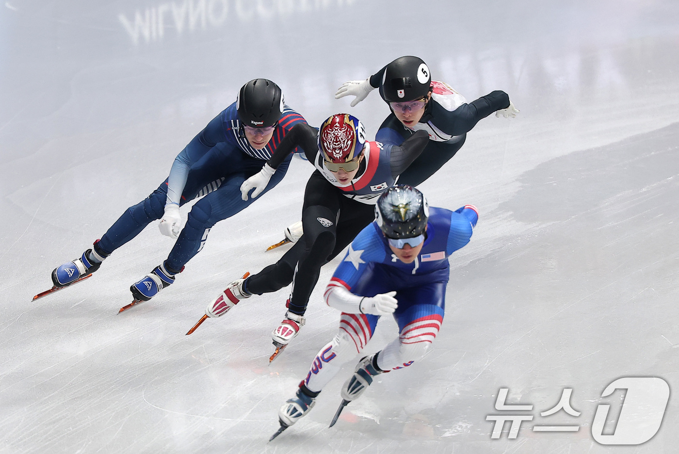 (밀라노=뉴스1) 김성진 기자 = 쇼트트랙 대표팀 신동민이 10일(현지시간) 이탈리아 밀라노 아이스 스케이팅 아레나에서 열린 2026 밀라노·코르티나담페초 동계올림픽 쇼트트랙 혼성 …