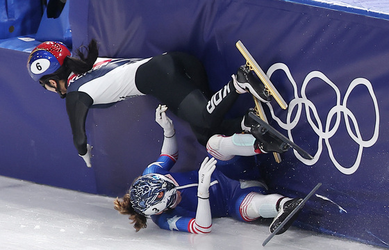 또 불운…쇼트트랙 혼성계주, 미국에 걸려 넘어져 결선 진출 실패 [올림픽]