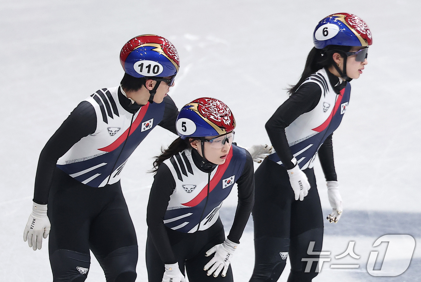 (밀라노=뉴스1) 김성진 기자 = 쇼트트랙 대표팀 황대헌과 최민정이 10일(현지시간) 이탈리아 밀라노 아이스 스케이팅 아레나에서 열린 2026 밀라노·코르티나담페초 동계올림픽 쇼트 …