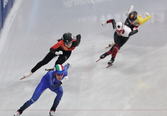 혼성 계주 금메달을 향해 질주하는 이탈리아