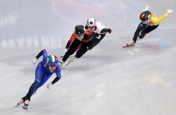 개최국 이탈리아, 혼성 계주 금메달을 향해 질주