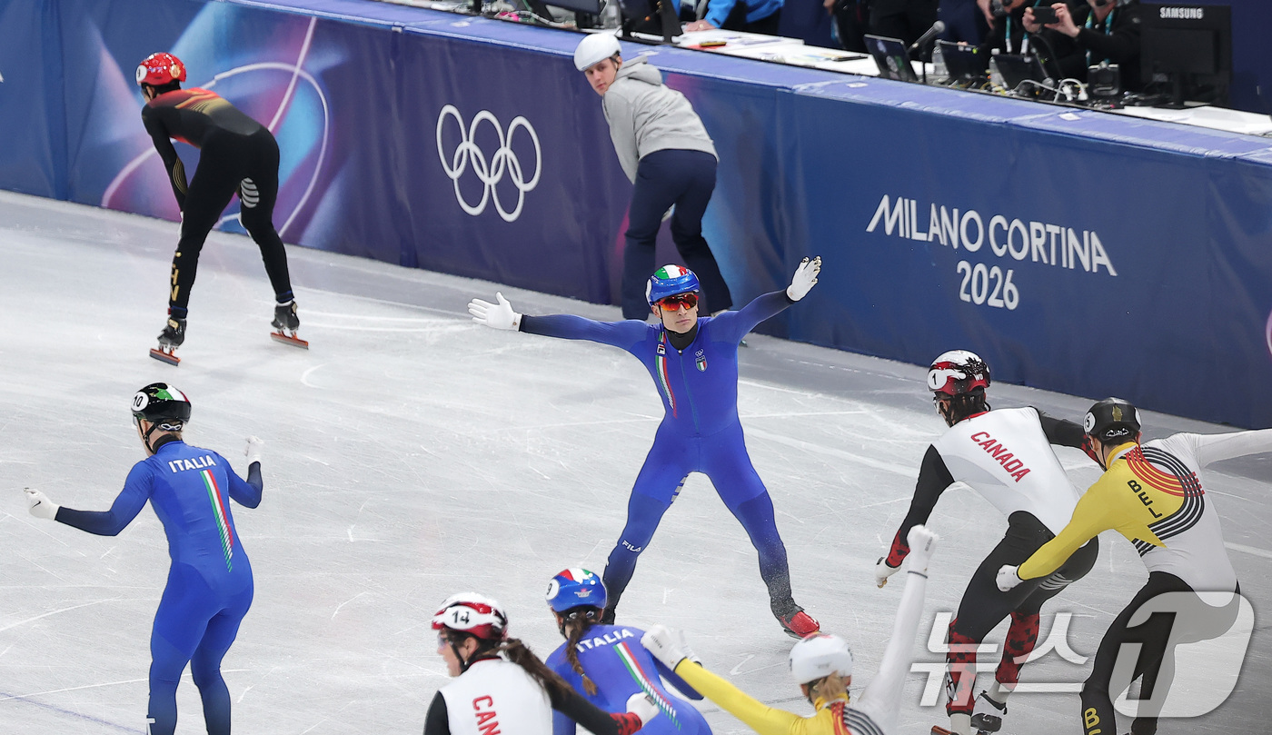 (밀라노=뉴스1) 김성진 기자 = 쇼트트랙 이탈리아 대표팀이 10일(현지시간) 이탈리아 밀라노 아이스 스케이팅 아레나에서 열린 2026 밀라노·코르티나담페초 동계올림픽 쇼트트랙 혼 …