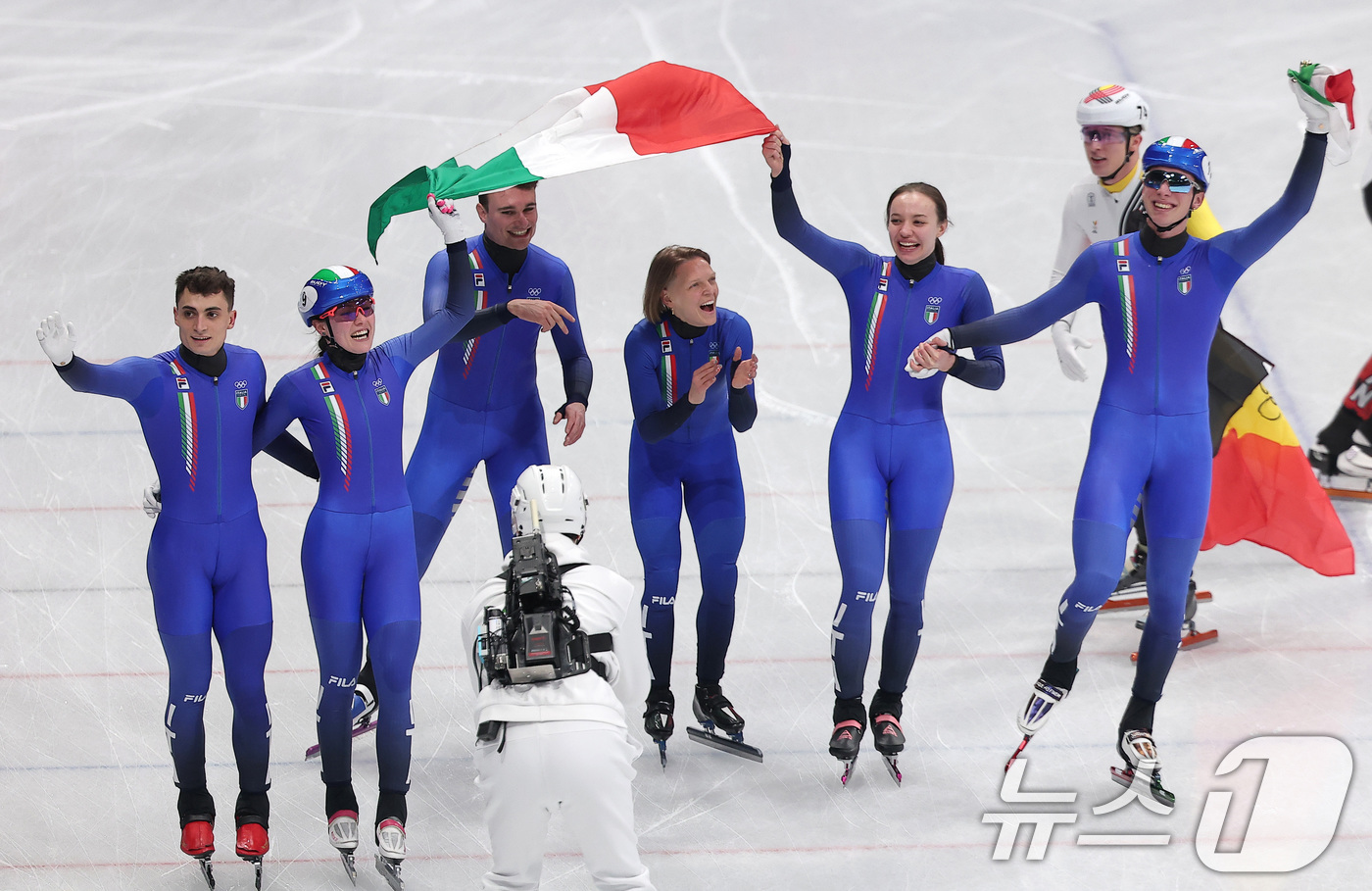 (밀라노=뉴스1) 김성진 기자 = 쇼트트랙 이탈리아 대표팀이 10일(현지시간) 이탈리아 밀라노 아이스 스케이팅 아레나에서 열린 2026 밀라노·코르티나담페초 동계올림픽 쇼트트랙 혼 …