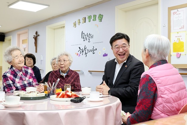[동정] 윤호중 장관, 세종시 '착한가격업소' 방문