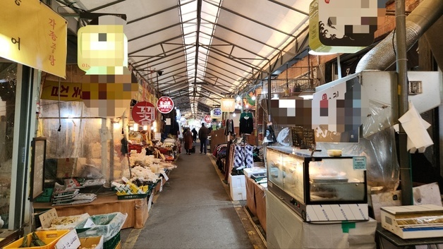 "설 명절 대목 맞나요"…물가 부담에 전통시장도 '찬바람' [현장]