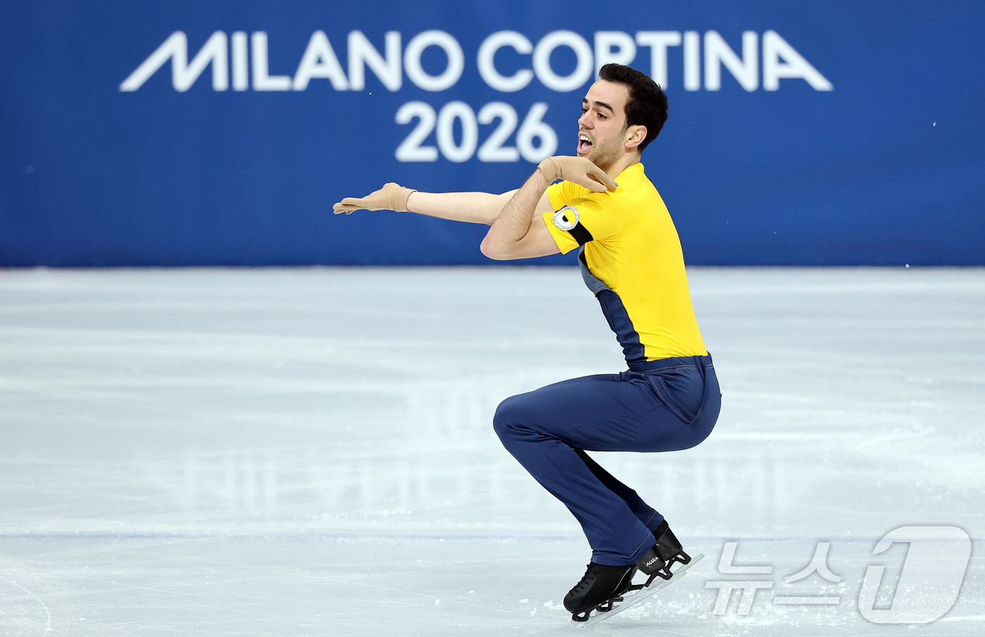 (밀라노=뉴스1) 김진환 기자 = 스페인 피겨 과리노 사바테가 10일(현지시간) 이탈리아 밀라노 아이스 스케이팅 아레나에서 열린 2026 밀라노·코르티나담페초 동계 올림픽 피겨스케 …