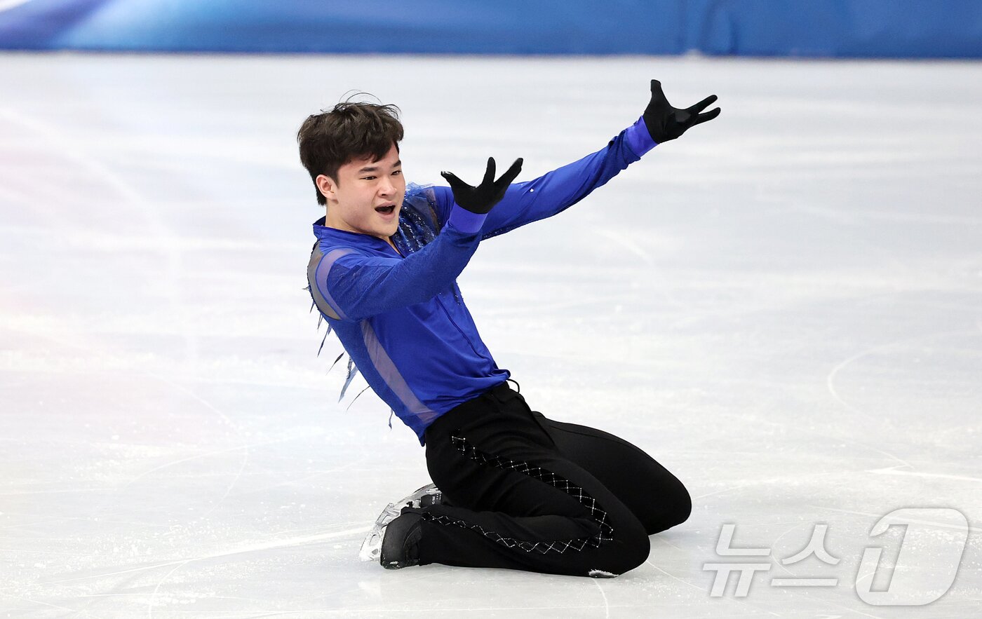 본문 이미지 - 피겨 김현겸이 10일(현지시간) 이탈리아 밀라노 아이스 스케이팅 아레나에서 열린 2026 밀라노·코르티나담페초 동계 올림픽 피겨스케이팅 남자 싱글 쇼트프로그램에 출전해 연기를 하고 있다. 2026.2.11 ⓒ 뉴스1 김진환 기자