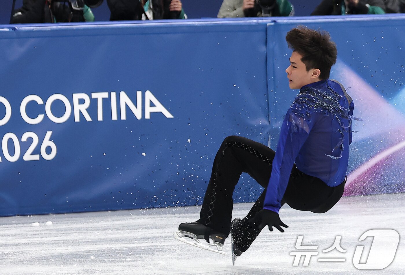 본문 이미지 - 피겨 김현겸이 10일(현지시간) 이탈리아 밀라노 아이스 스케이팅 아레나에서 열린 2026 밀라노·코르티나담페초 동계올림픽 피겨스케이팅 남자 싱글 쇼트 프로그램에서 연기를 펼치고 있다. 2026.2.11 ⓒ 뉴스1 김성진 기자