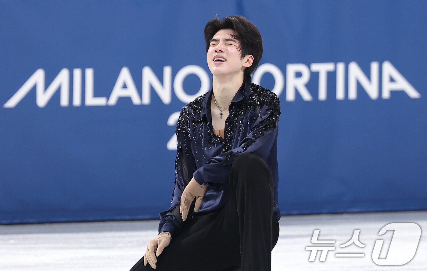 본문 이미지 - 피겨 차준환이 10일(현지시간) 이탈리아 밀라노 아이스 스케이팅 아레나에서 열린 2026 밀라노·코르티나담페초 동계올림픽 피겨스케이팅 남자 싱글 쇼트 프로그램에서 연기를 마친 후 기뻐하고 있다. 2026.2.11 ⓒ 뉴스1 김성진 기자