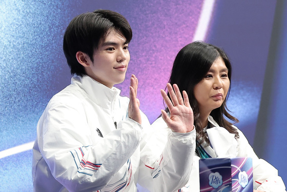 인사하는 차준환