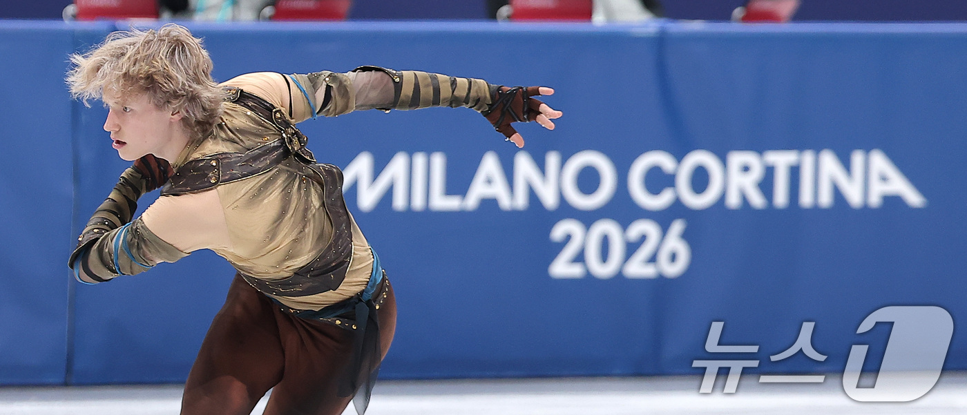 (밀라노=뉴스1) 김성진 기자 = 미국 피겨 선수 일리야 말리닌이 10일(현지시간) 이탈리아 밀라노 아이스 스케이팅 아레나에서 열린 2026 밀라노·코르티나담페초 동계올림픽 피겨스 …