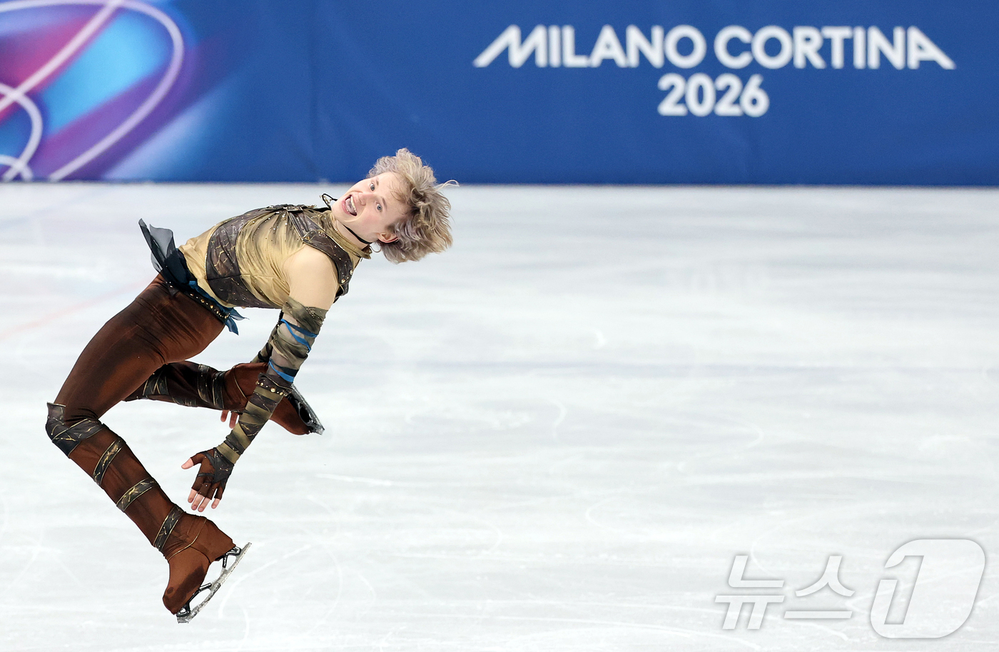 (밀라노=뉴스1) 김진환 기자 = 미국 피겨선수 일리야 말리닌이 10일(현지시간) 이탈리아 밀라노 아이스 스케이팅 아레나에서 열린 2026 밀라노·코르티나담페초 동계 올림픽 피겨스 …