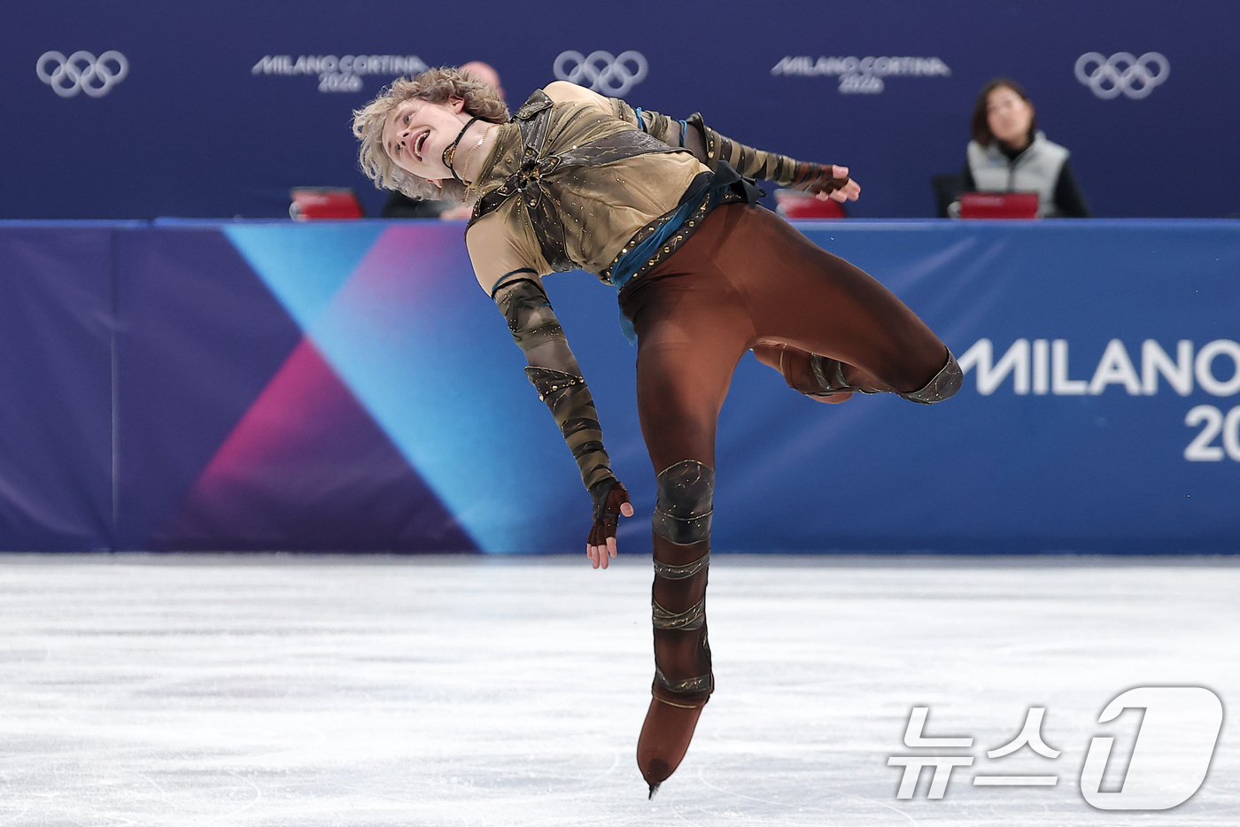 (밀라노=뉴스1) 김성진 기자 = 미국 피겨 선수 일리야 말리닌이 10일(현지시간) 이탈리아 밀라노 아이스 스케이팅 아레나에서 열린 2026 밀라노·코르티나담페초 동계올림픽 피겨스 …