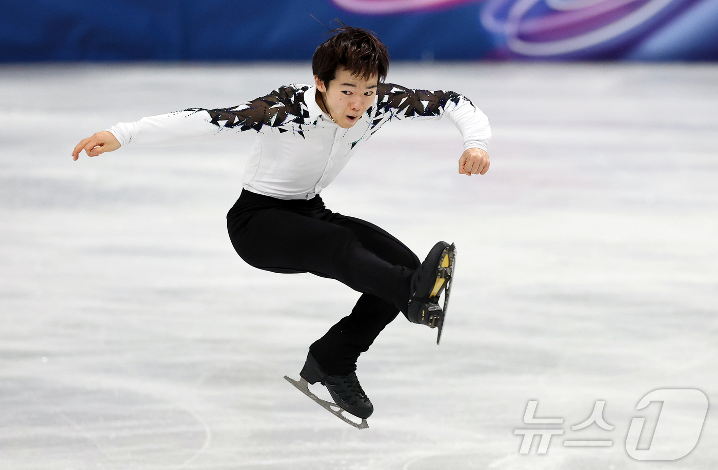 (밀라노=뉴스1) 김진환 기자 = 일본 피겨선수 가기야마 유마가 10일(현지시간) 이탈리아 밀라노 아이스 스케이팅 아레나에서 열린 2026 밀라노·코르티나담페초 동계 올림픽 피겨스 …