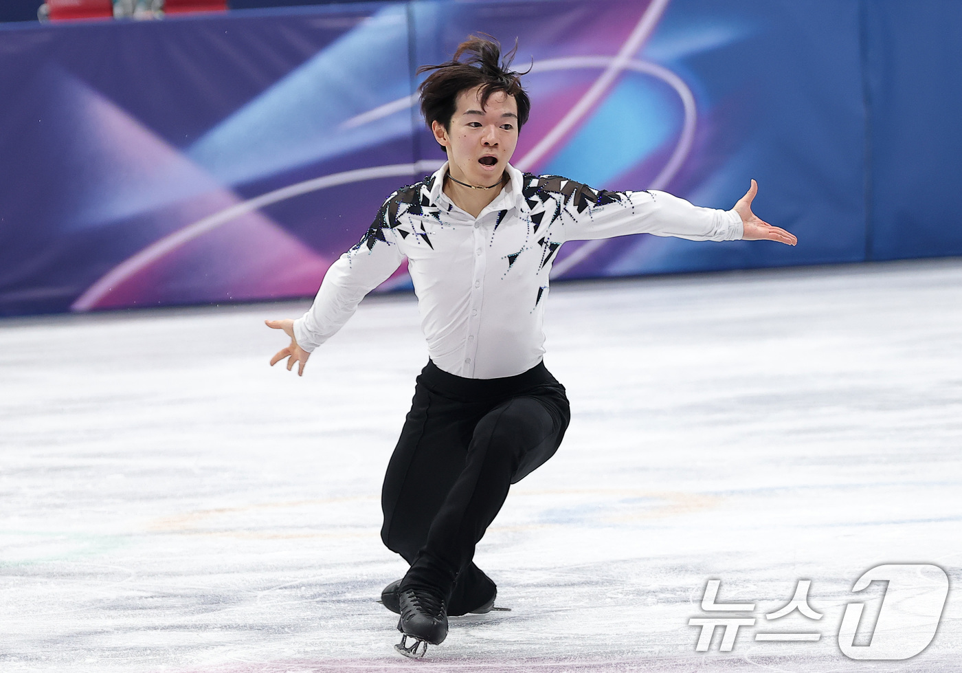 (밀라노=뉴스1) 김성진 기자 = 일본 피겨 선수 카기야마 유마가 10일(현지시간) 이탈리아 밀라노 아이스 스케이팅 아레나에서 열린 2026 밀라노·코르티나담페초 동계올림픽 피겨스 …