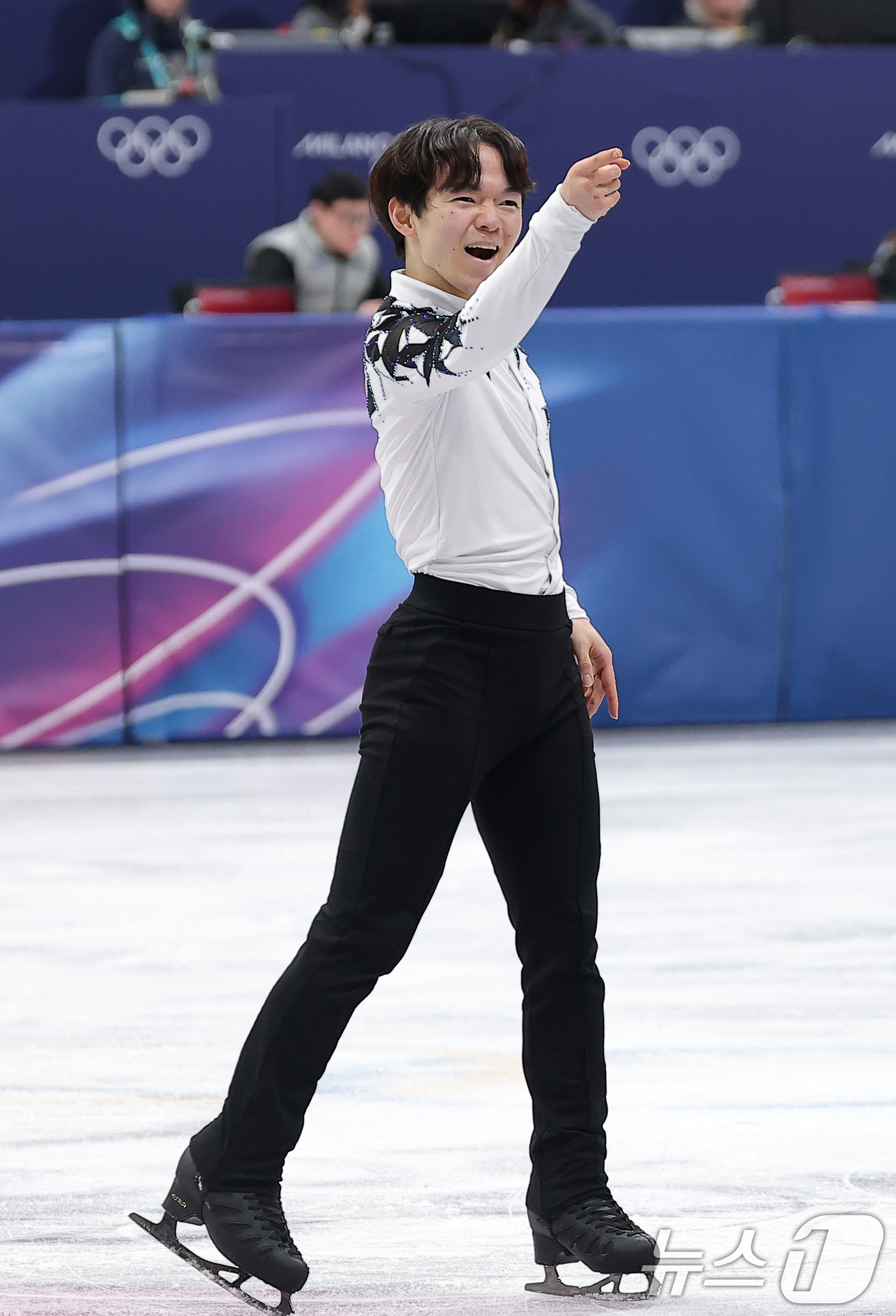 (밀라노=뉴스1) 김성진 기자 = 일본 피겨 선수 카기야마 유마가 10일(현지시간) 이탈리아 밀라노 아이스 스케이팅 아레나에서 열린 2026 밀라노·코르티나담페초 동계올림픽 피겨스 …