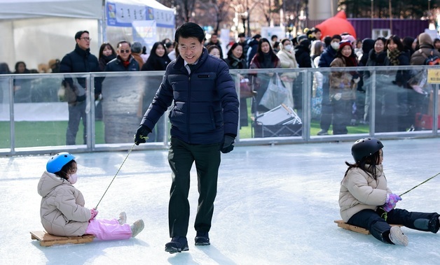 송파구 눈썰매장 운영 한 달 만에 2만 3000여명 방문