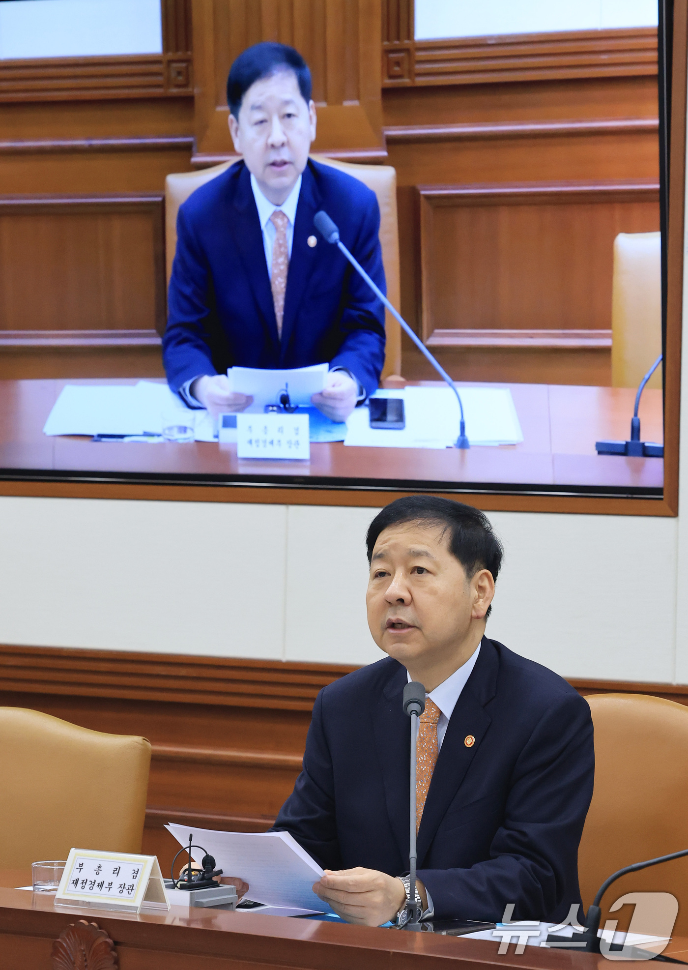 (서울=뉴스1) 임세영 기자 = 구윤철 경제부총리 겸 재정경제부 장관이 11일 서울 종로구 정부서울청사에서 열린 민생물가 특별관리 관계장관 TF 회의에서 모두발언을 하고 있다. 2 …