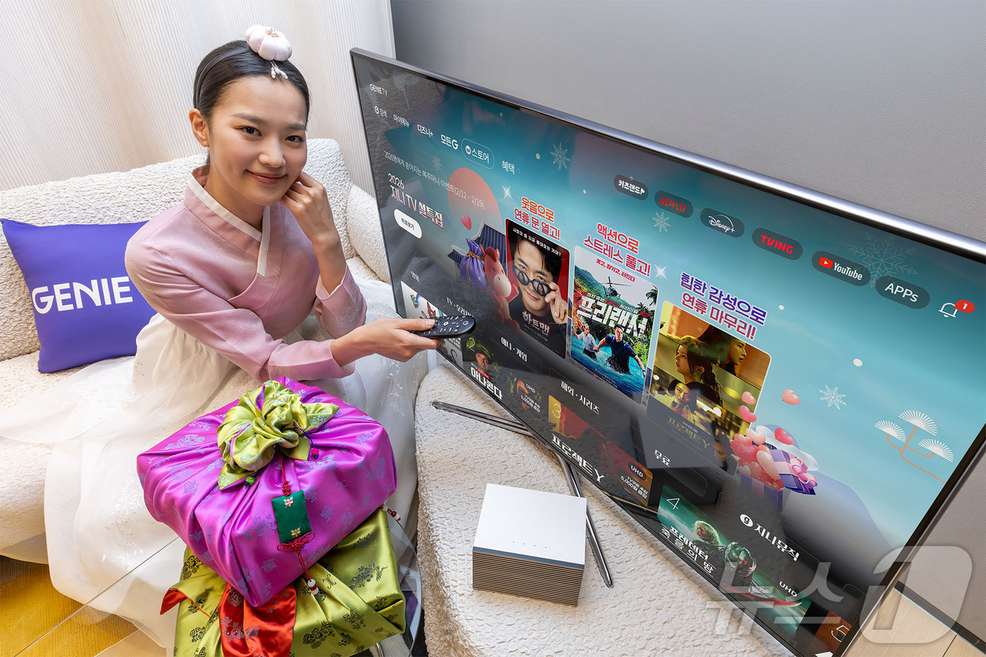 (서울=뉴스1) = KT는 2026년 설날을 맞아 ‘설(雪)레는 설날, 다(多) 될 지니!’ 라는 콘셉트로 지니 TV에서 다양한 특집관과 이벤트를 마련했다고 11일 밝혔다. 사진은 …
