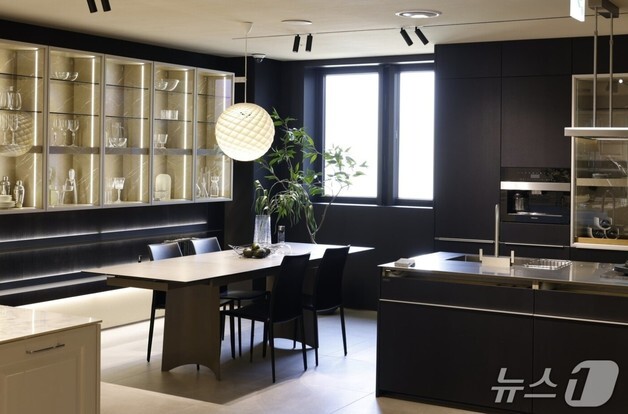 [단독] 한샘, '리모델링 매니저' 앱 출시한다…'투명성'으로 1위 탈환