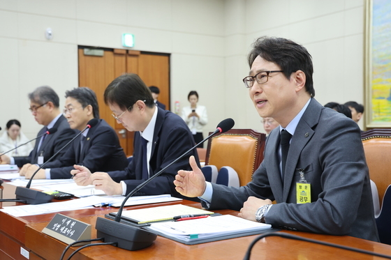 국회 정무위 출석한 이재원 빗썸 대표