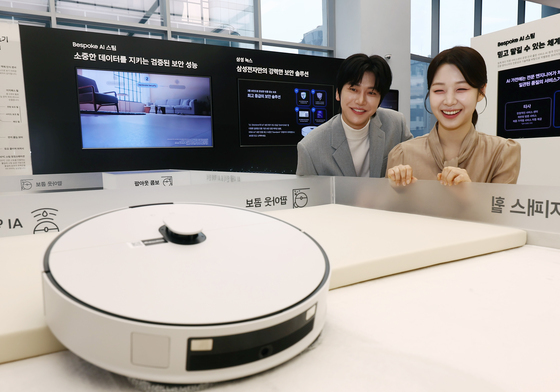 中 로봇청소기 '가격 인하' 가심비↑…삼성·LG전자 '프리미엄' 맞불