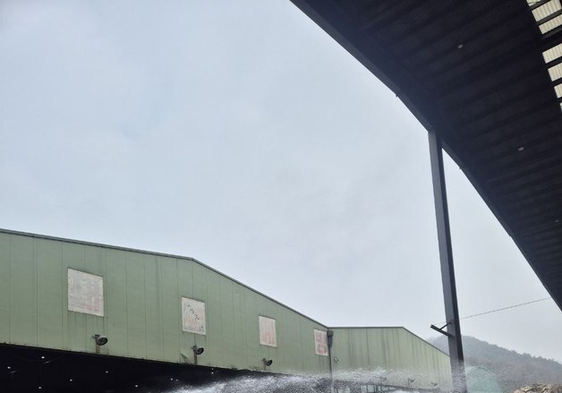 아세아제지 시화공장서 불…쓰레기 더미 발화 추정