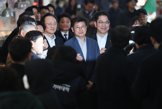 설 앞두고 전통시장 살리기 나선 금융권