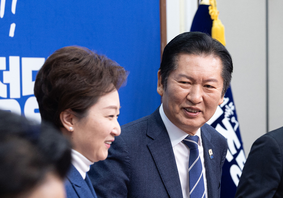 손 맞잡은 정청래 대표와 이언주 최고위원