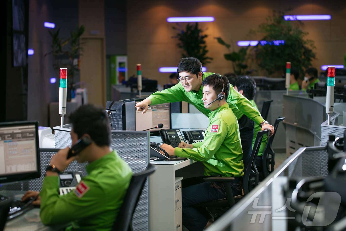 본문 이미지 - 에스원 수원 관제센터 ⓒ 뉴스1 김민수 기자