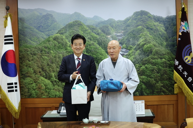 정동영 "개성공단 일방적 중단은 잘못…정경 분리돼 가동해야"