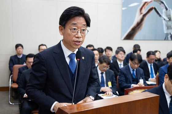우주청장 "누리호 신뢰도 90% 이상으로…우주 생태계 구축 속도"