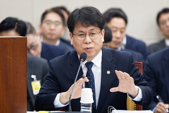 질의 답변하는 박인규 과학기술혁신본부장