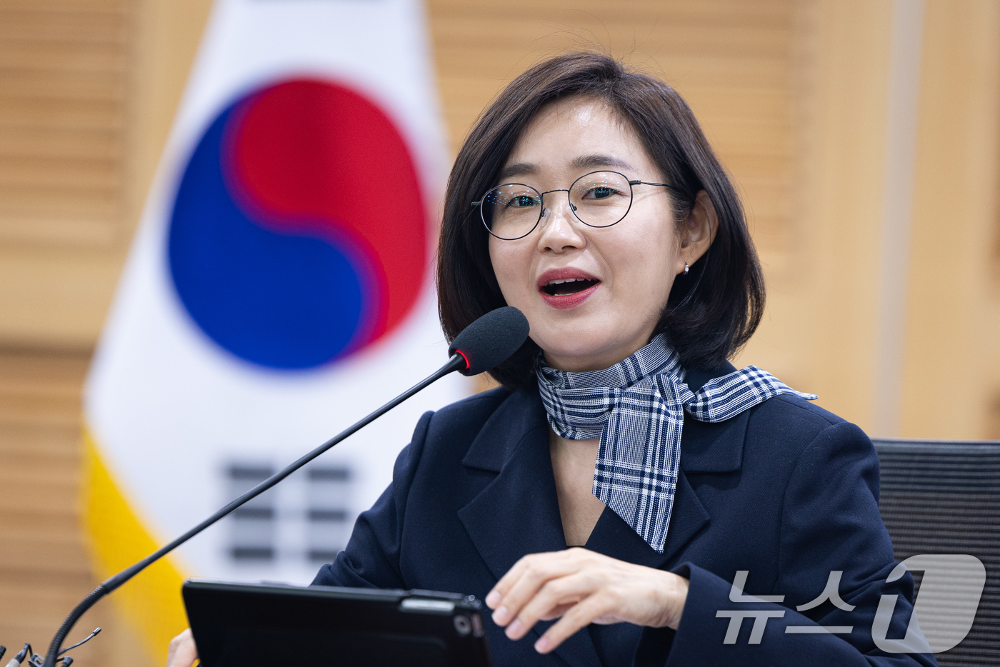 (서울=뉴스1) 유승관 기자 = 김재연 진보당 상임대표가 11일 서울 여의도 국회 의원회관에서 열린 기자간담회에서 모두 발언을 하고 있다. 2026.2.11/뉴스1