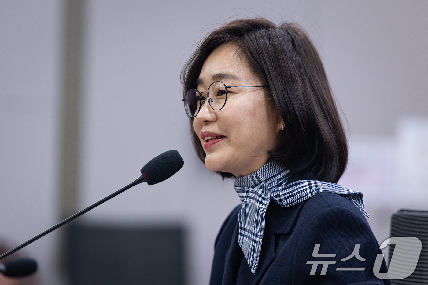 (서울=뉴스1) 유승관 기자 = 김재연 진보당 상임대표가 11일 서울 여의도 국회 의원회관에서 열린 기자간담회에서 모두 발언을 하고 있다. 2026.2.11/뉴스1