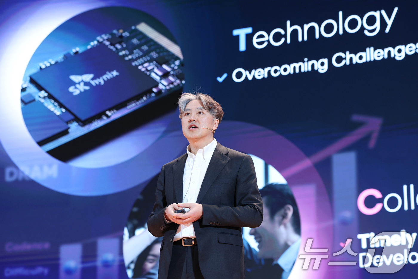 (서울=뉴스1) 안은나 기자 = 이성훈 SK하이닉스 R&D 공정담당 부사장이 11일 서울 강남구 코엑스에서 열린 세미콘 코리아 2026에서 '메모리 기술의 전환점'을 주제로 기조연 …