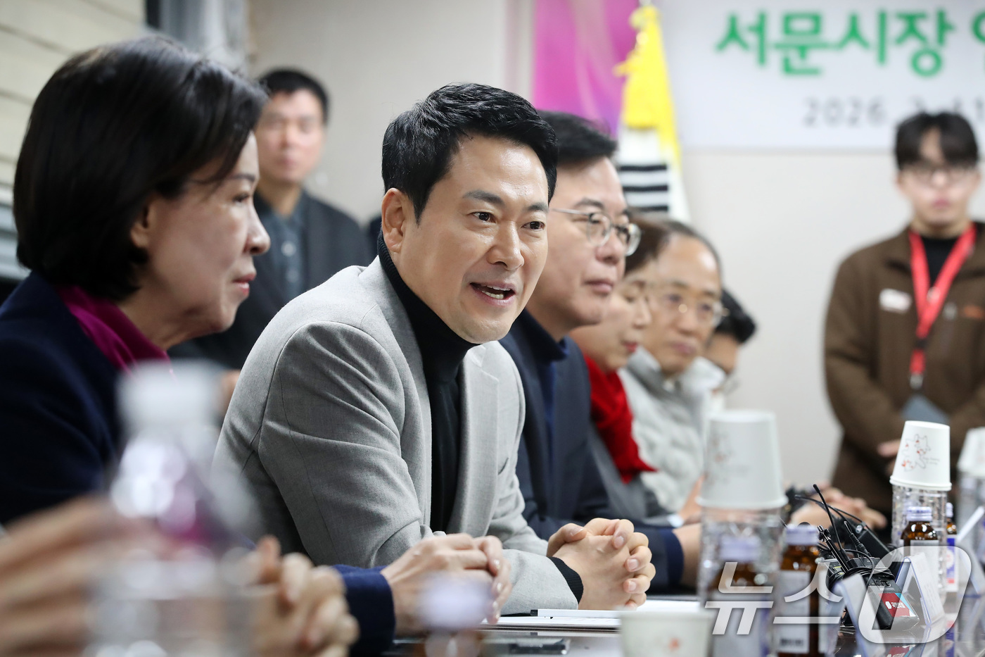 (대구=뉴스1) 공정식 기자 = 장동혁 국민의힘 대표가 11일 오전 대구 중구 서문시장을 찾아 상인회 관계자들과 가진 간담회에서 발언하고 있다. 2026.2.11/뉴스1