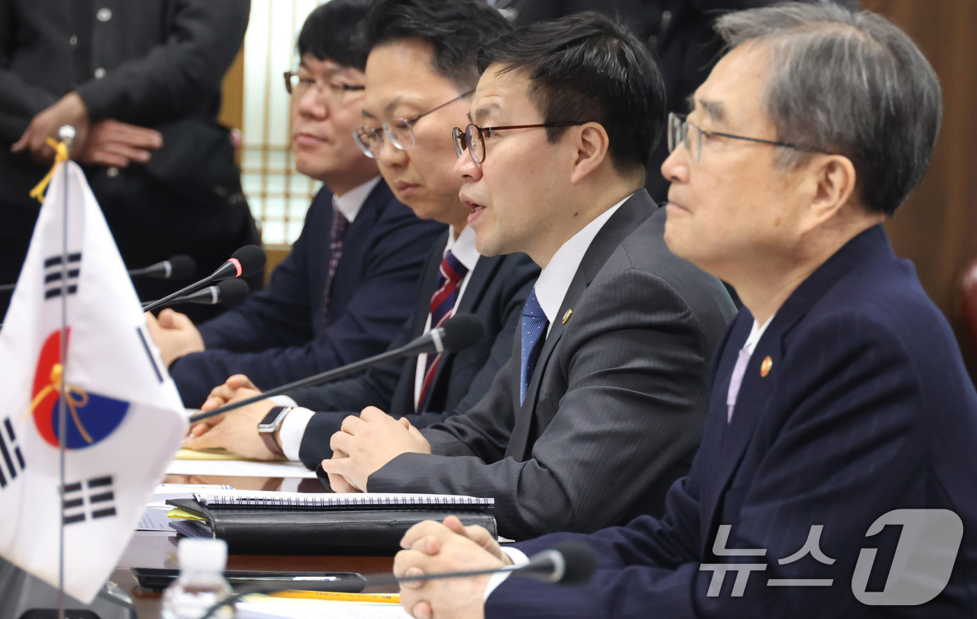 (서울=뉴스1) 임세영 기자 = 여한구 산업통상부 통상교섭본부장이 11일 오전 서울 종로구 외교부청사에서 열린 '한-네덜란드 외교산업 2+2 회의'에서 발언하고 있다. (공동취재) …