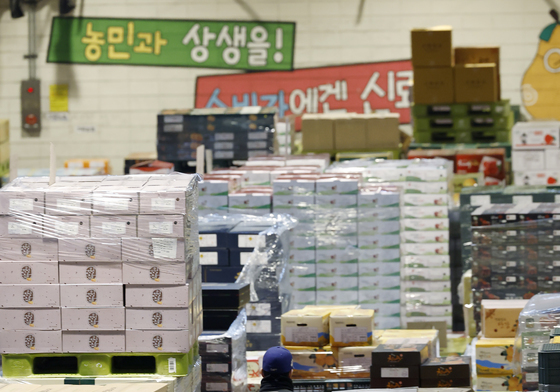 명절 앞두고 분주한 가락시장