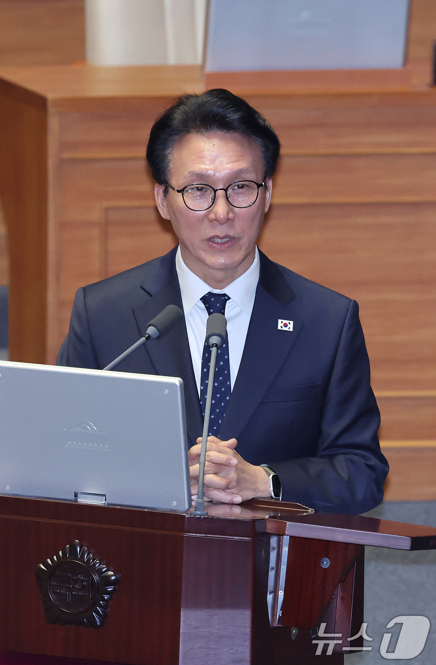 (서울=뉴스1) 신웅수 기자 = 김민석 국무총리가 11일 서울 여의도 국회에서 열린 제432회국회(임시회) 제6차 본회의에서 황명선 더불어민주당 의원의 교육·사회·문화에 관한 질문 …