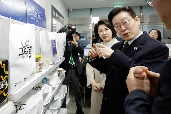 '주 2회' 전통시장 누빈 李대통령…명절 앞 '민생 챙기기' 행보