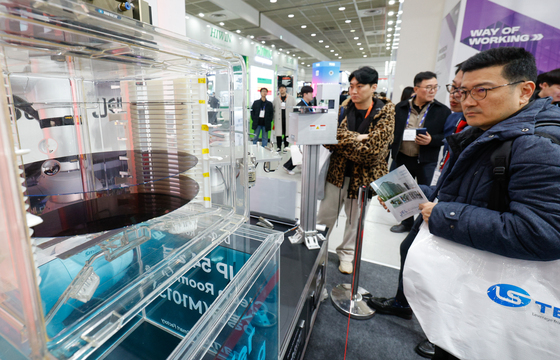 웨이퍼 클리닝하는 협동로봇