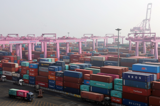 반도체 137.6%상승 쾌조…1~10일 수출 214억달러, 44.4% 증가