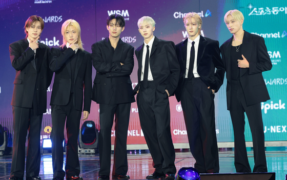 피원하모니, 디 어워즈 출격