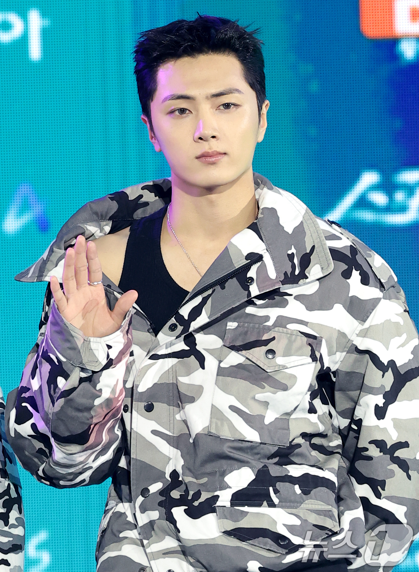 (서울=뉴스1) 권현진 기자 = 엔하이픈 제이가 11일 오후 서울 성북구 고려대학교 화정체육관에서 열린 ‘제2회 디 어워즈(D Awards)’ 레드카펫 행사에 참석해 포즈를 취하고 …