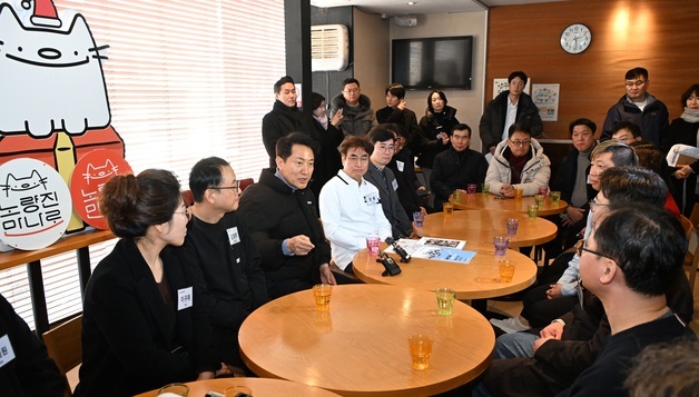 [동정] 오세훈, 코로나 직격 '노량진 만나로' 상권 활성화 방안 점검