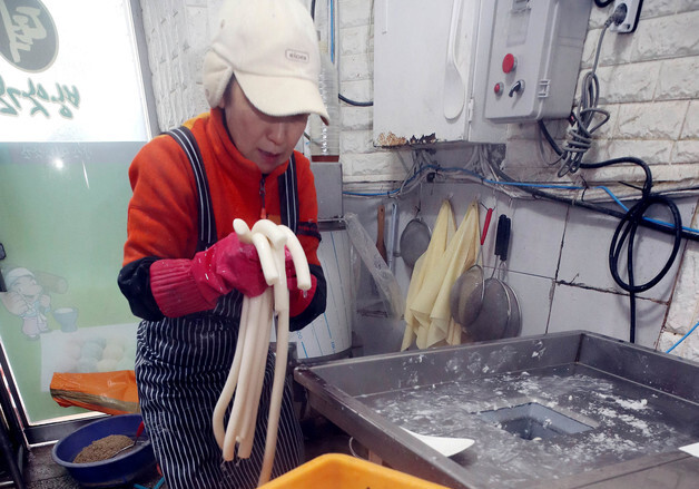 \'긴 가래떡\'…분주한 방앗간